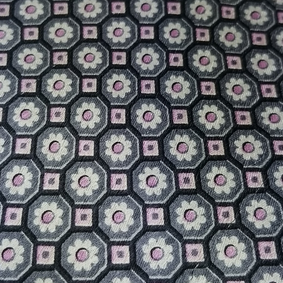 Pierre Cardin Beautiful Classic 100% Silk Tie - Picture 7 of 7